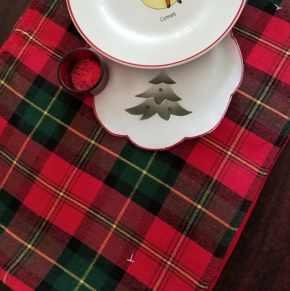 peppermint Square Other - Holiday red plaid placemats New set 4